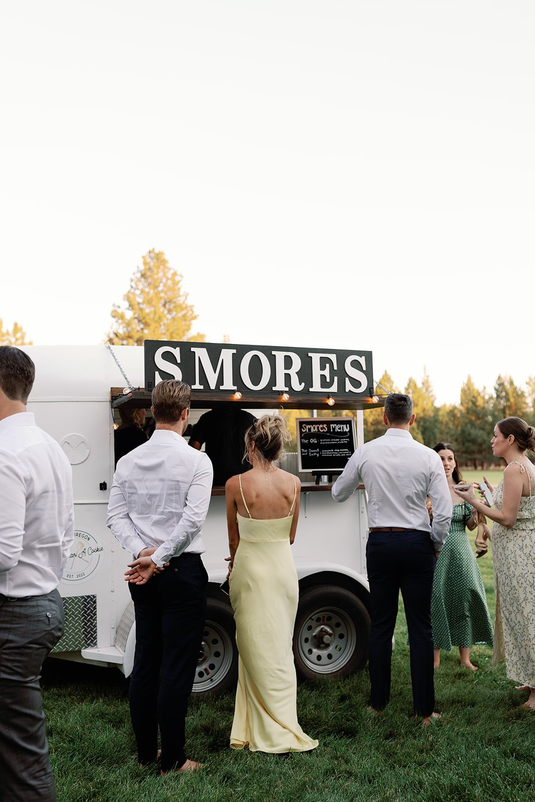 free wedding planning guide on how to get vendors like this