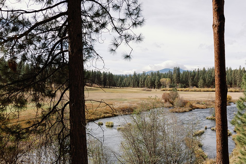 the outdoor area of a central oregon wedding venues at house on metolius