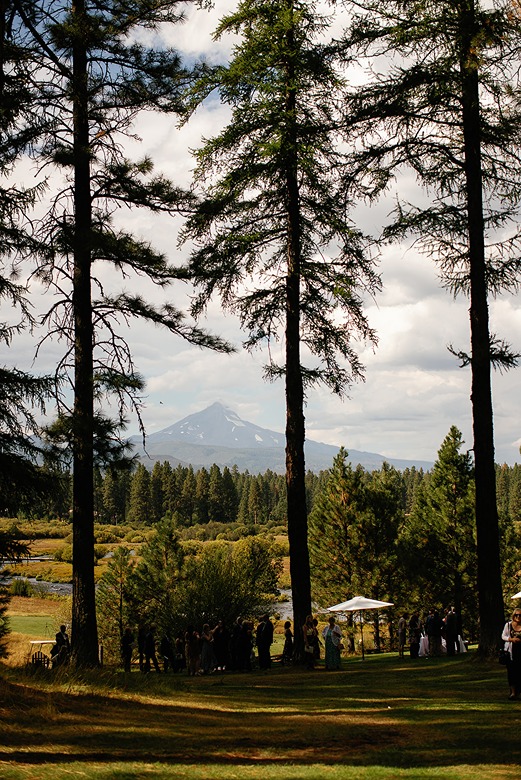 house on metolius camp sherman wedding ceremony space