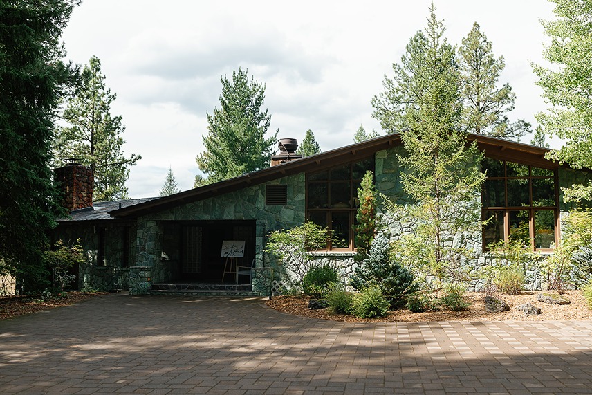 house on the metolius oregon wedding venue