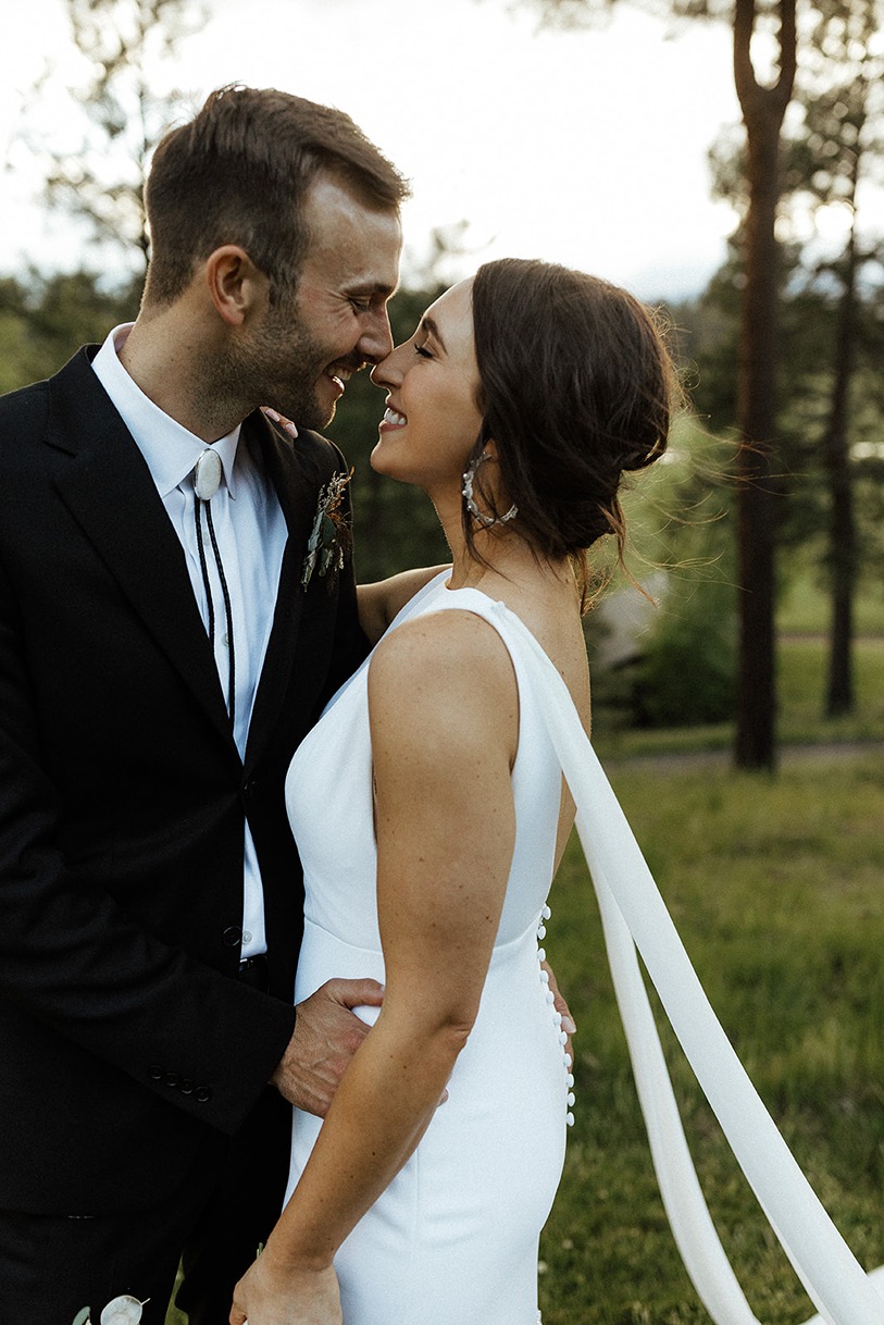 house on the metolius oregon wedding couple