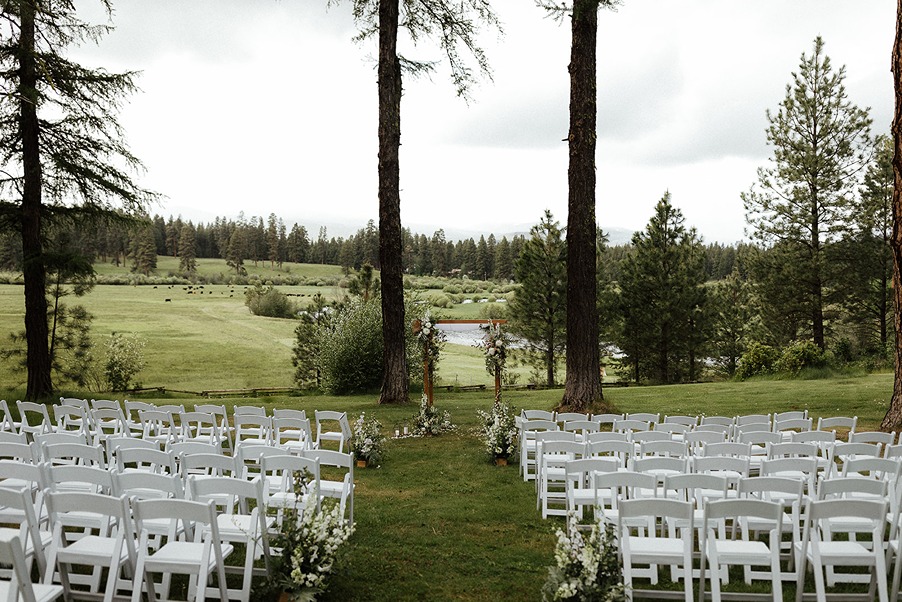 house on metolius wedding ceremony